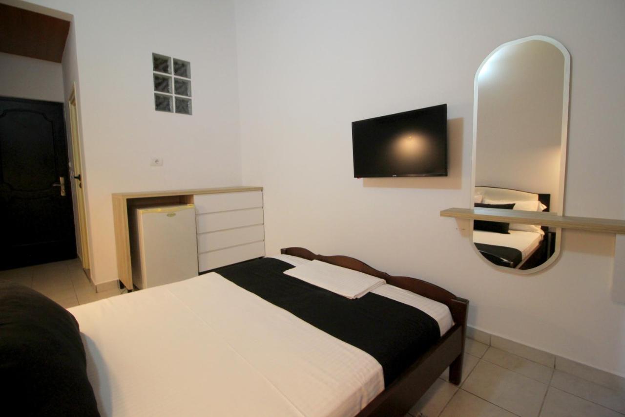 Jericho Rooms Sarande Exterior photo